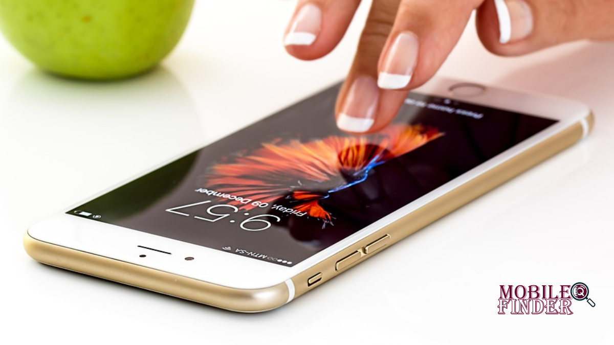 Smartphone shopping in Qatar
